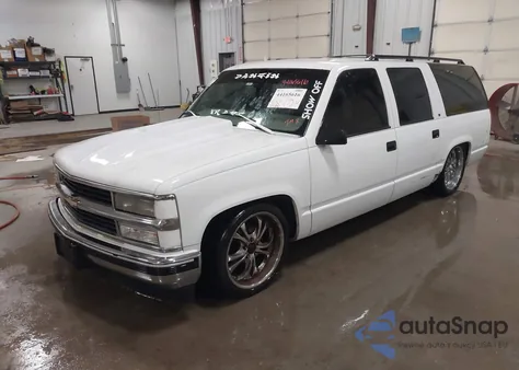 1997 Chevrolet Suburban 1500 from USA, damaged, VIN 3GNEC16R3VG130986